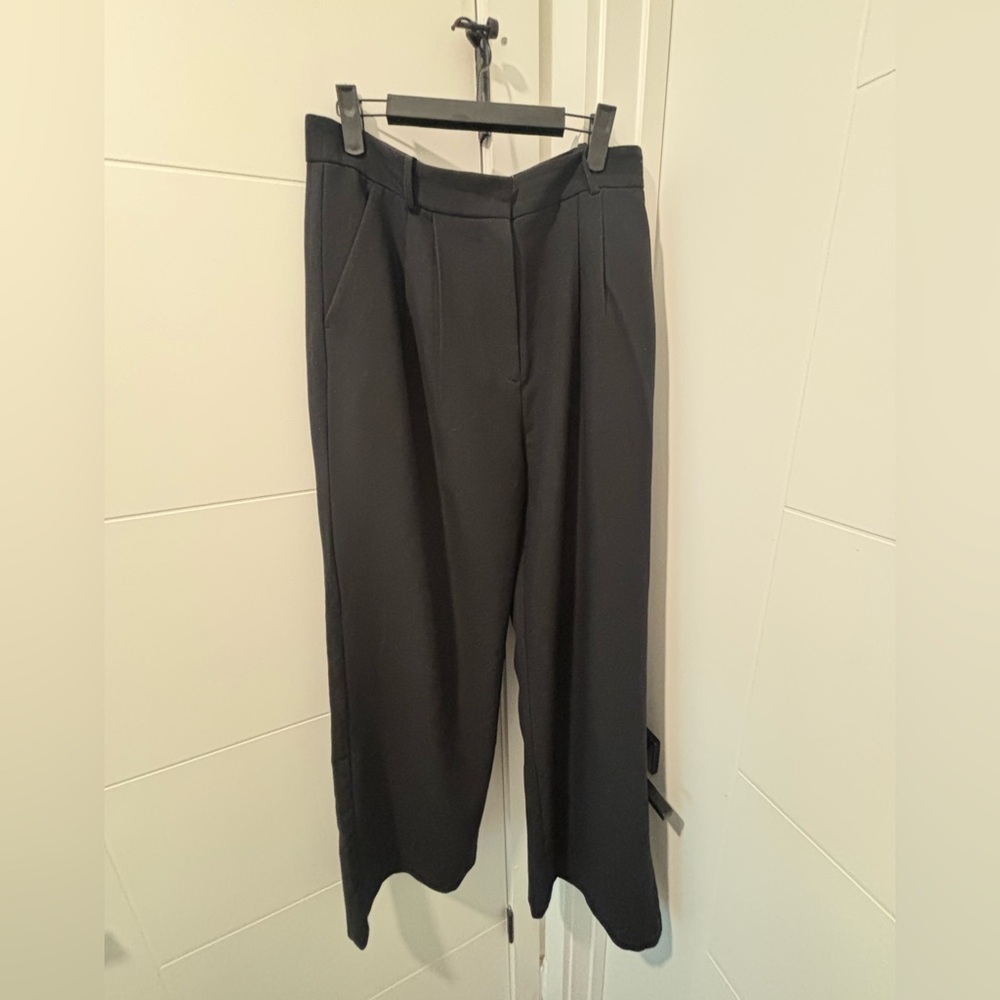 Abercrombie & Fitch Black Pleated Tapered Dress Pants